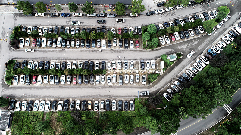 免費(fèi)停車！大連游客為黃龍洞景區(qū)停車場點(diǎn)贊
